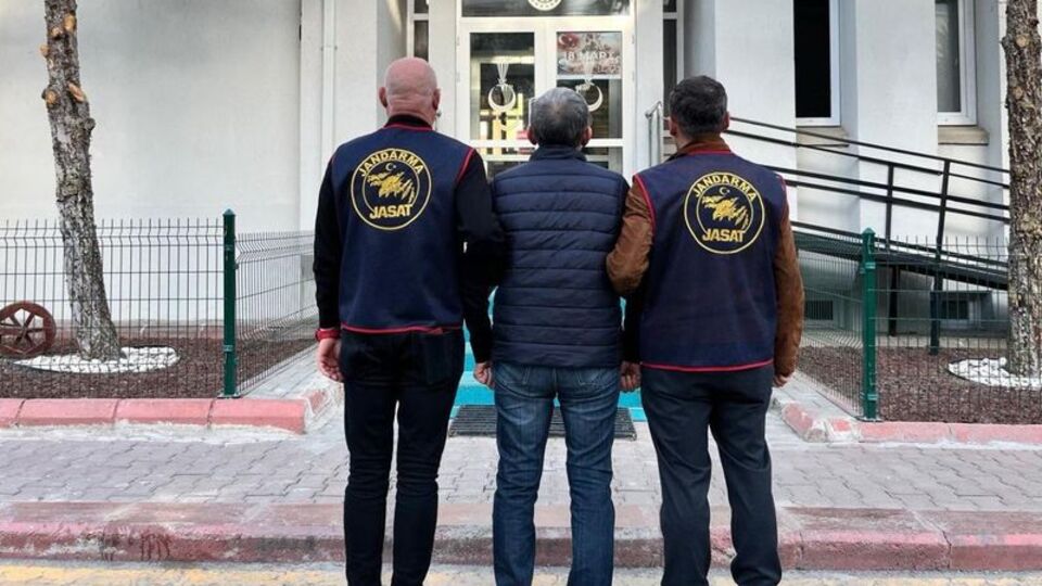 Eski Adana İl Emniyet Müdürü yakalandı