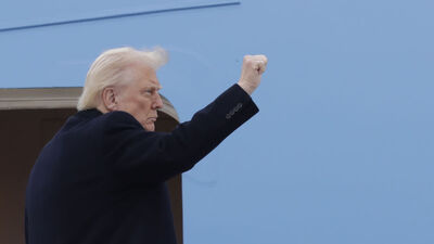 Trump: MSNBC ve CNN "yasa dışı"