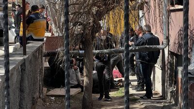 Anne ve 2 çocuğu zehirlenerek öldü!