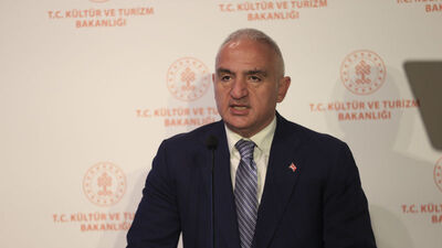 Bakan Ersoy, Aspendos'ta bulunan Hermes heykelini inceledi