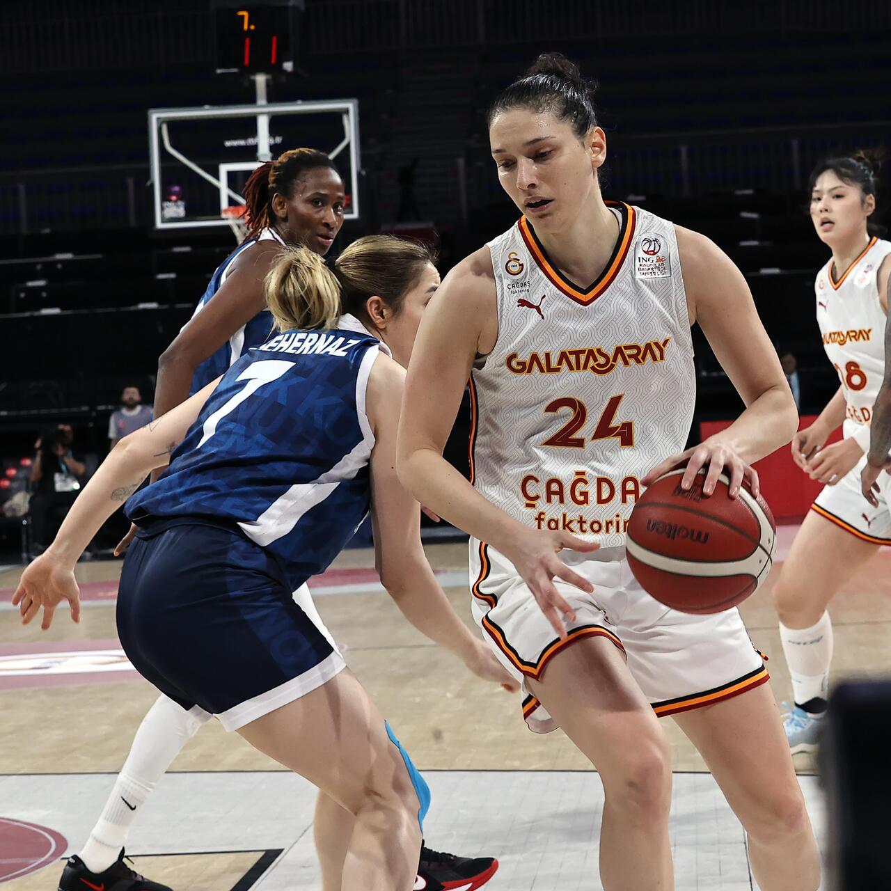 Galatasaray, sezonu galibiyetle bitirdi!