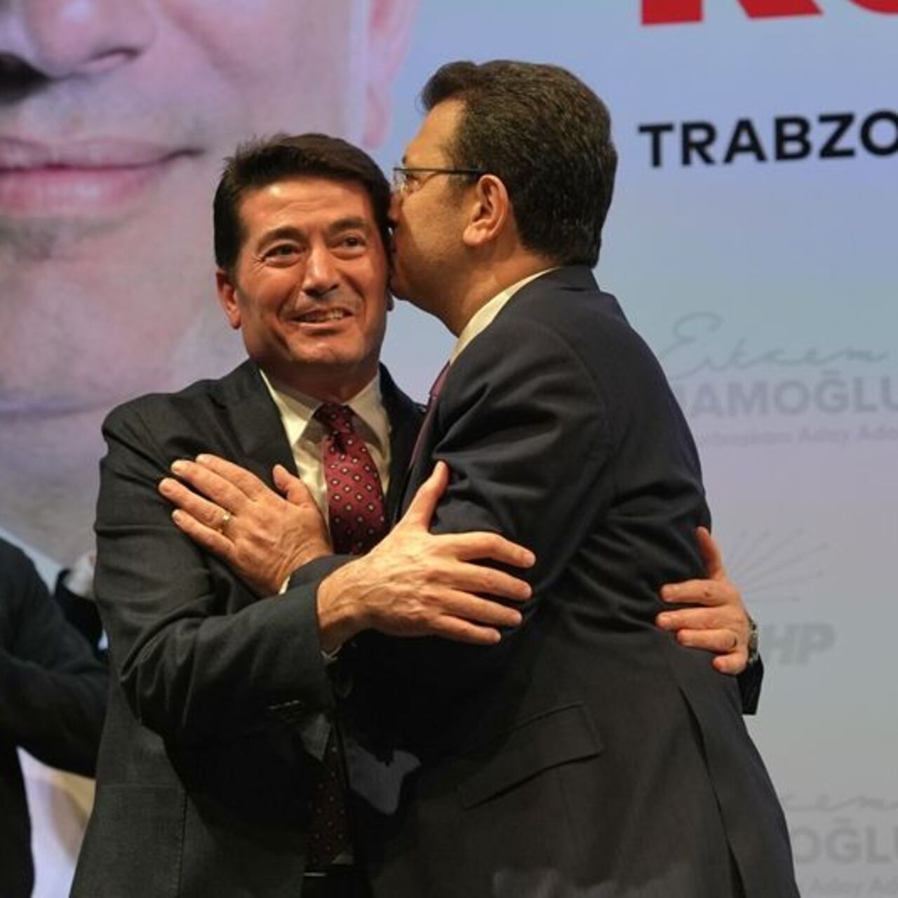 Trabzon'da partililerle buluştu