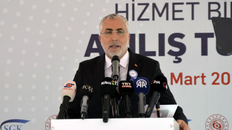 Bakan Işıkhan: Herkese birinci sınıf sağlık hizmeti sunan tek ülkeyiz