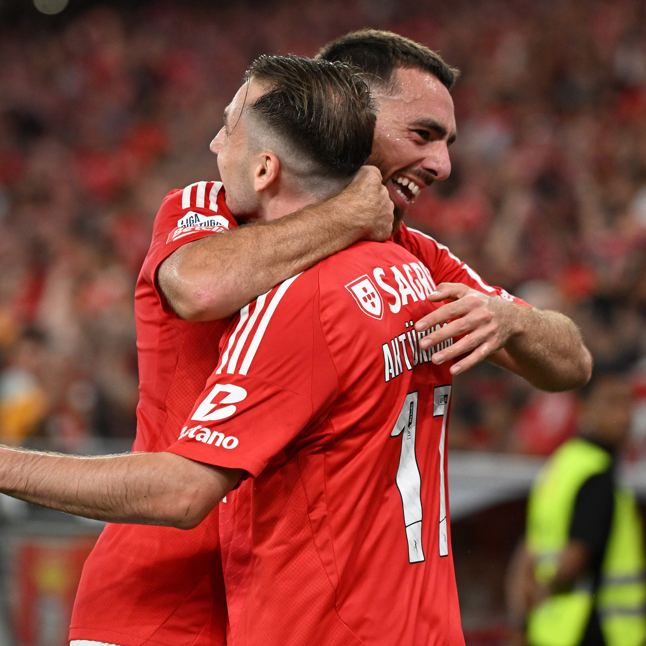 Bizim Çocuklar attı, Benfica kazandı!