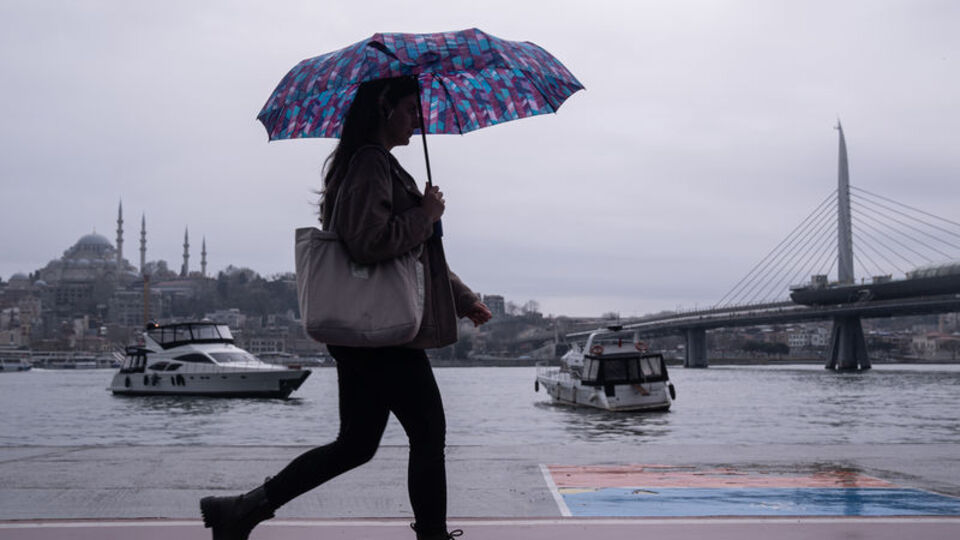 Kuvvetli sağanak ve lodos etkili olacak! Sıcaklıklar düşüyor