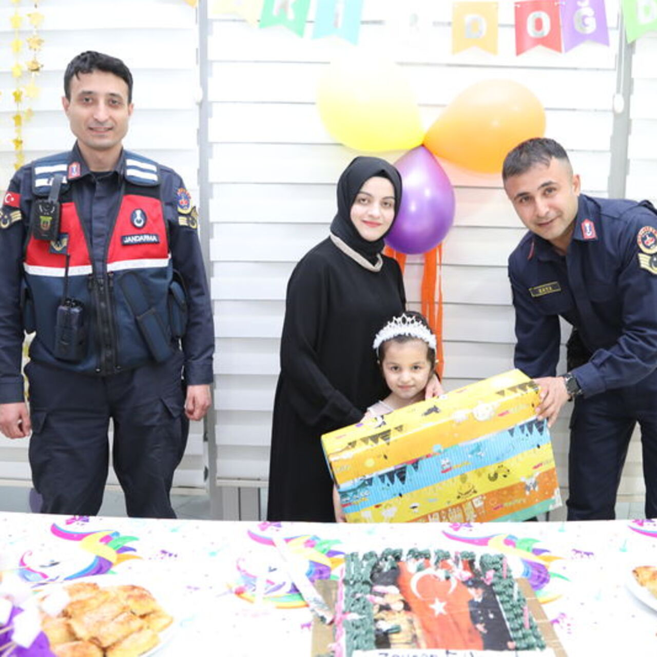 Samsun'da şehit kızına doğum günü sürprizi