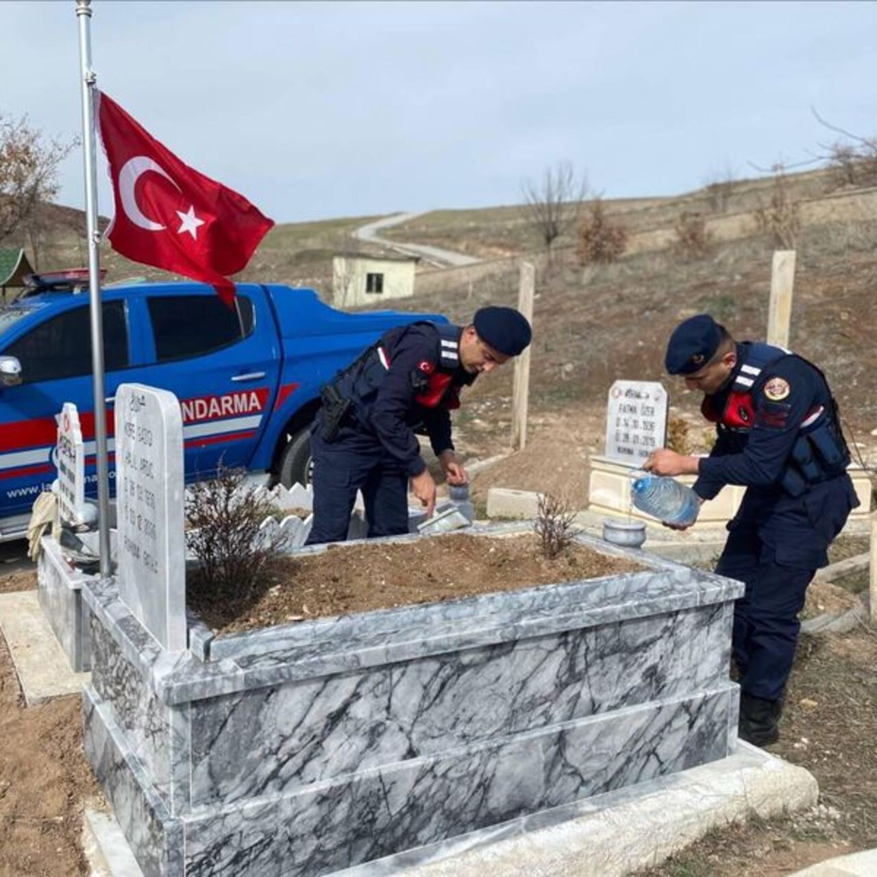 Yozgat'ta şehitliklerde bakım ve onarım
