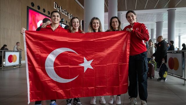 Milli boksörlere coşkulu karşılama! - HT Spor