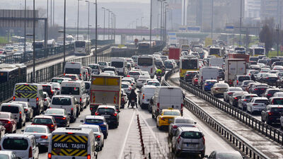 İstanbul'da trafik yoğunluğu yaşanıyor