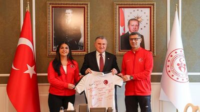Bakan Bak, Atıcılık Milli Takımı’nı kabul etti! - HT Spor