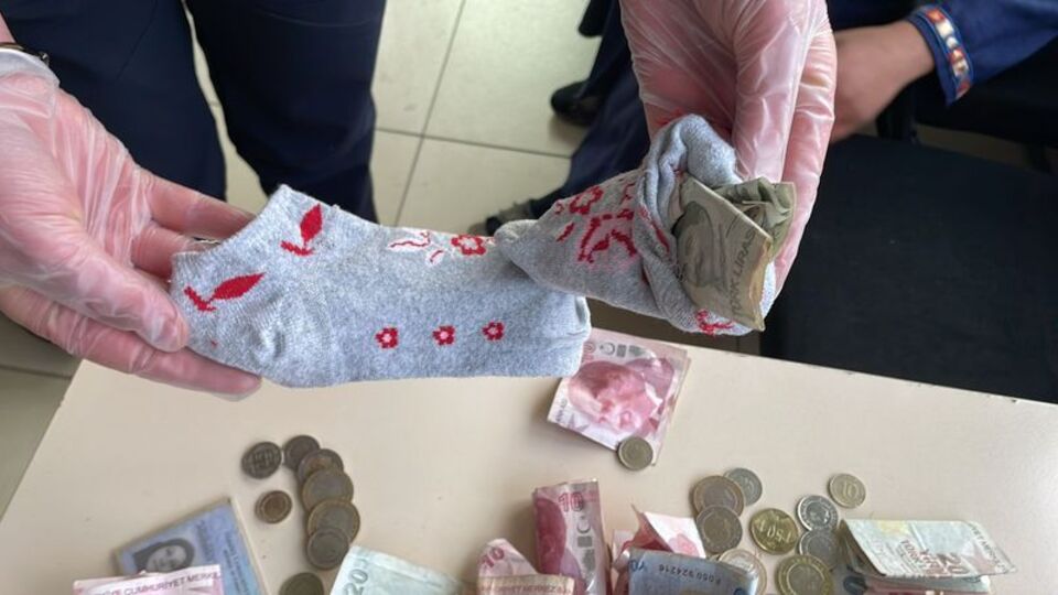 Çorabından 2 bin 235 lira çıktı