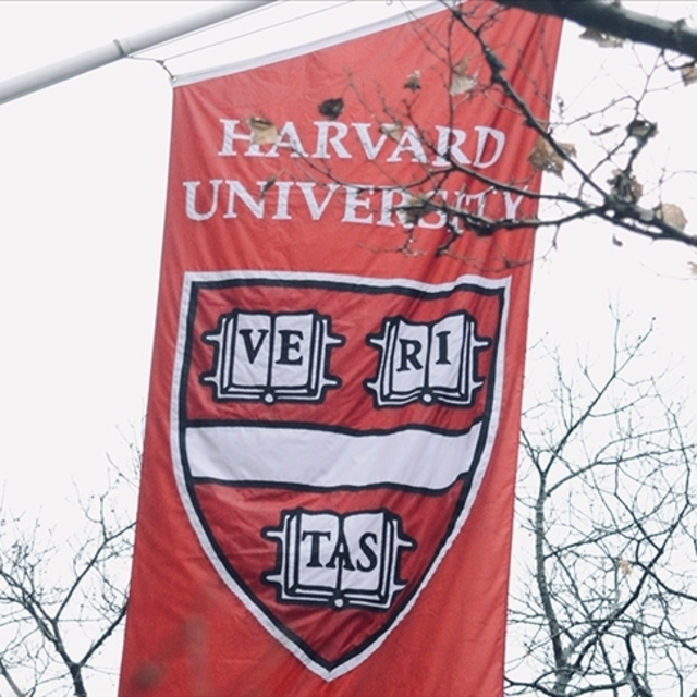 Harvard Üniversitesi, yıllık geliri 200 bin doların altında olan ailelerden öğrenim ücreti istemeyecek