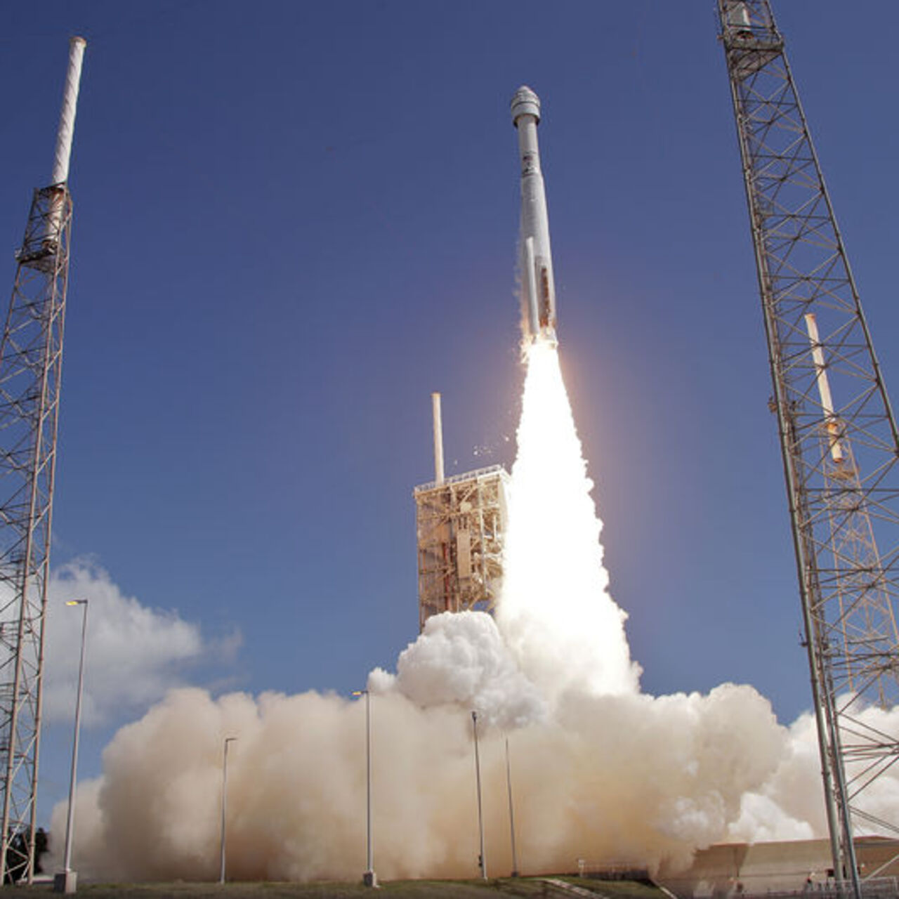 Uzayda mahsur kalan astronotlar Dünya'ya dönüyor