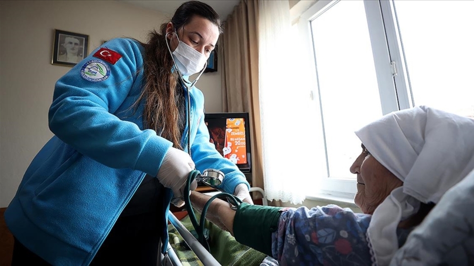 Sağlık Bakanlığı yaklaşık 2.8 milyon hastaya evde sağlık hizmeti sundu
