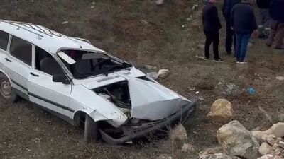 Takla atan otomobildeki çift yaralandı