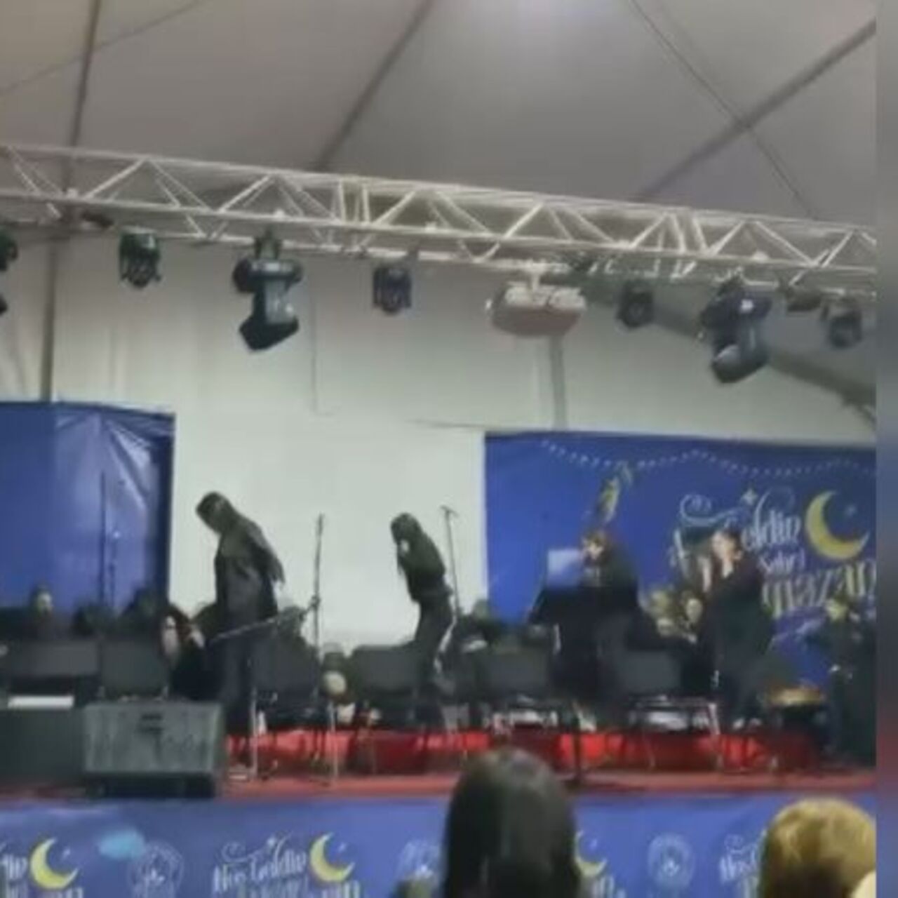 Ramazan etkinliğinde sahne çöktü: 4 yaralı