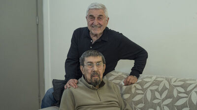 "Benden küçük ama dizide babamı oynadı"