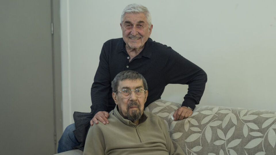 "Benden küçük ama dizide babamı oynadı"