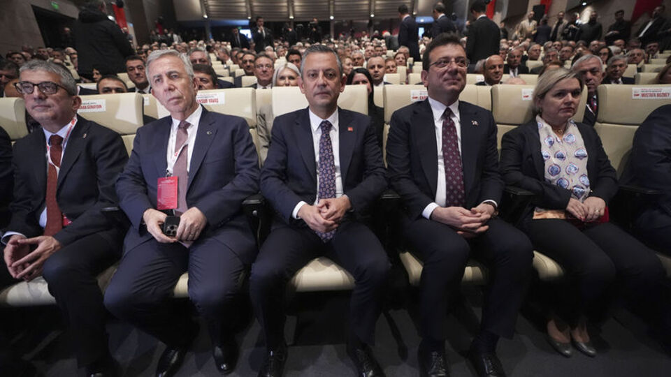 Özel ve Yavaş'tan ilk tepki