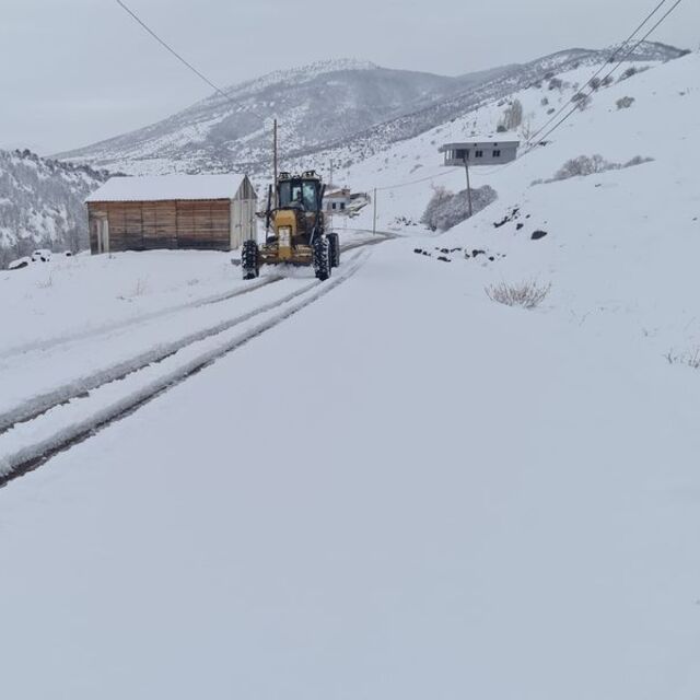 Gümüşhane'de 131 köy yolu kapandı
