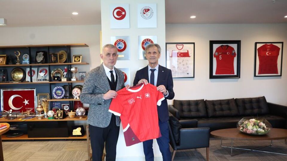 Dominique Blanc'tan Hacıosmanoğlu'na ziyaret!