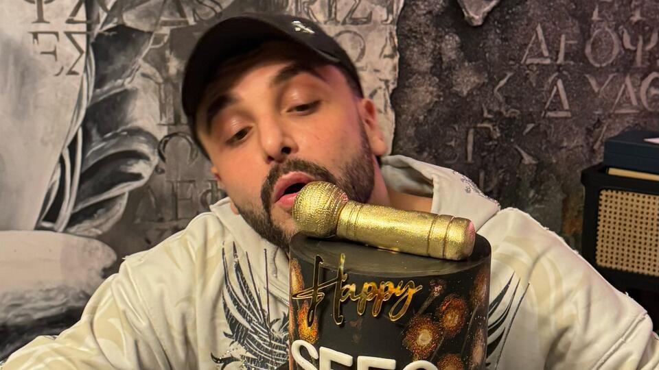 26 yaşına sürpriz partiyle girdi