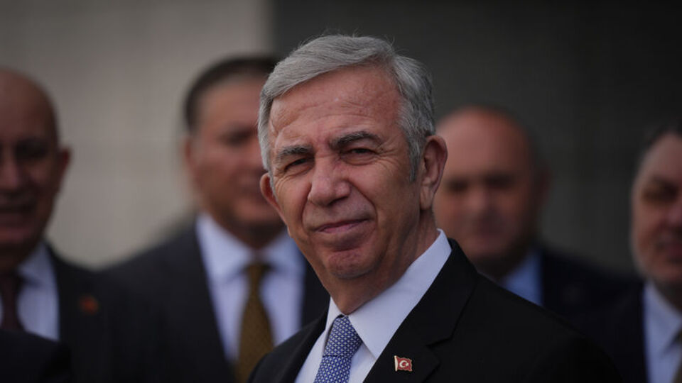 Yavaş: Saraçhane'de duran on binlerle birlikteyim