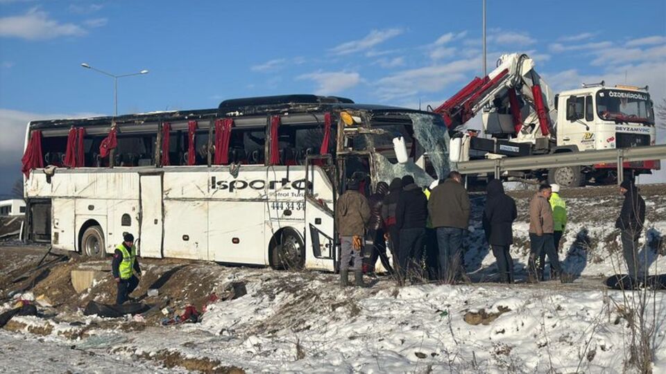Otobüs şarampole devrildi! Ölü ve yaralılar var!