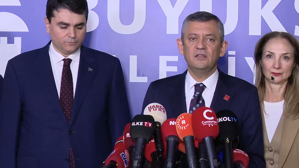 Özel'den partilere Saraçhane çağrısı