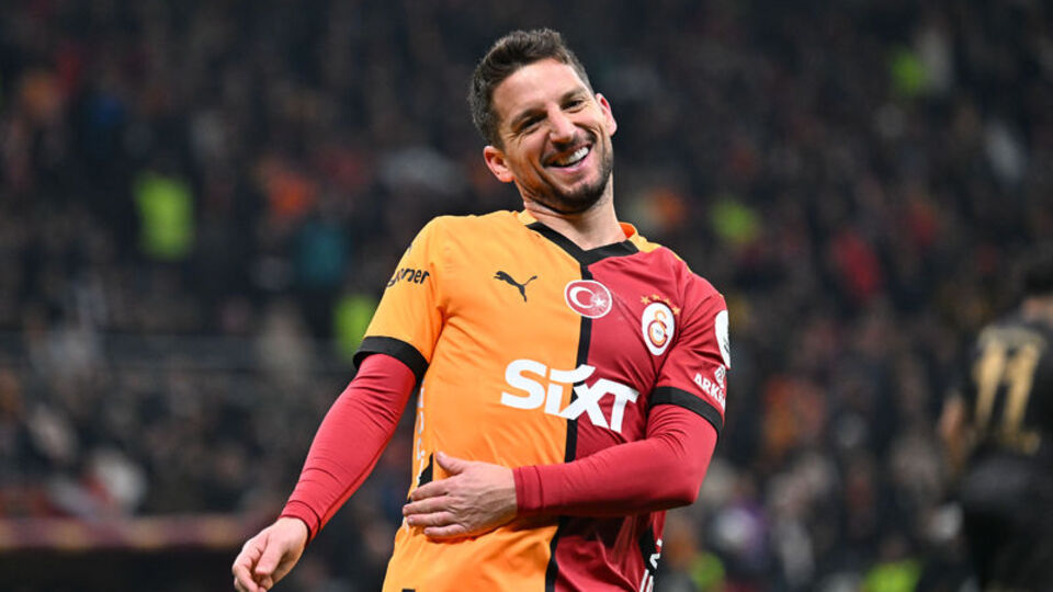 Napoli'den Mertens'e büyük onur!