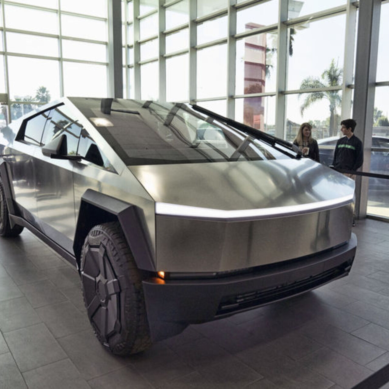 Tesla binlerce aracını geri çağırdı