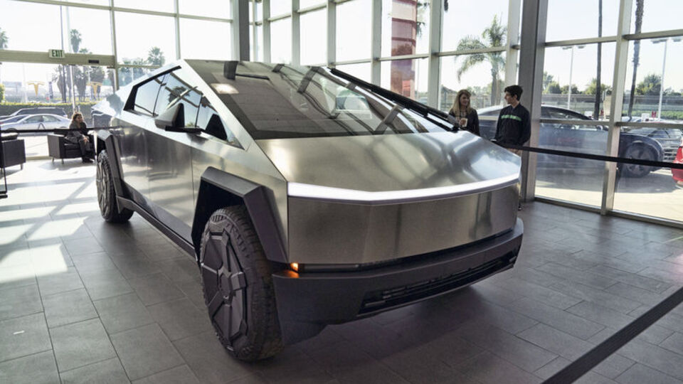 Tesla binlerce aracını geri çağırdı