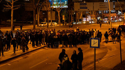 Ankara'da izinsiz gösteri: 5 polis yaralı
