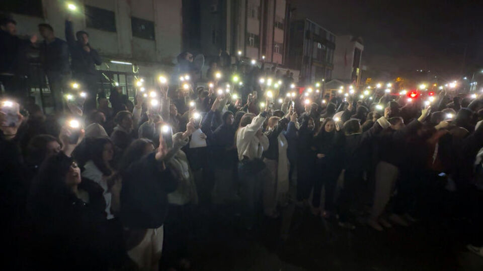 Kız yurdundaki hırsızlık olayına ilişkin öğrencilerden protesto