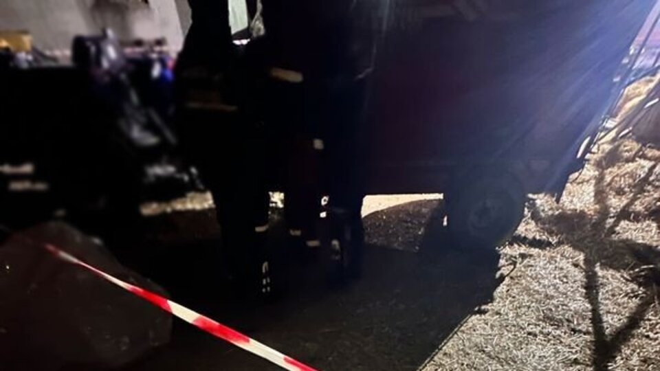 Feci ölüm! Besihanede yem karma makinesine sıkıştı