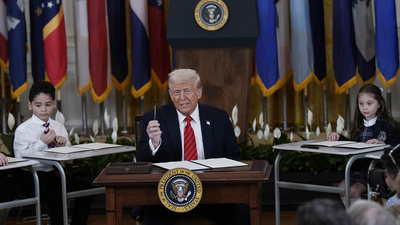 Eğitim Bakanlığının kapatılması için imza attı