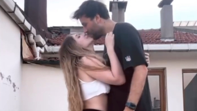 Gönlünü rol arkadaşına kaptırdı