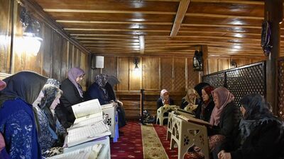 Çivisiz camide 6 asırlık gelenek