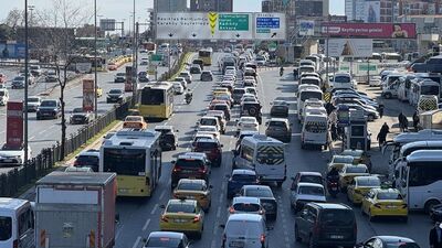 İstanbul'da trafik yoğunluğu yaşanıyor