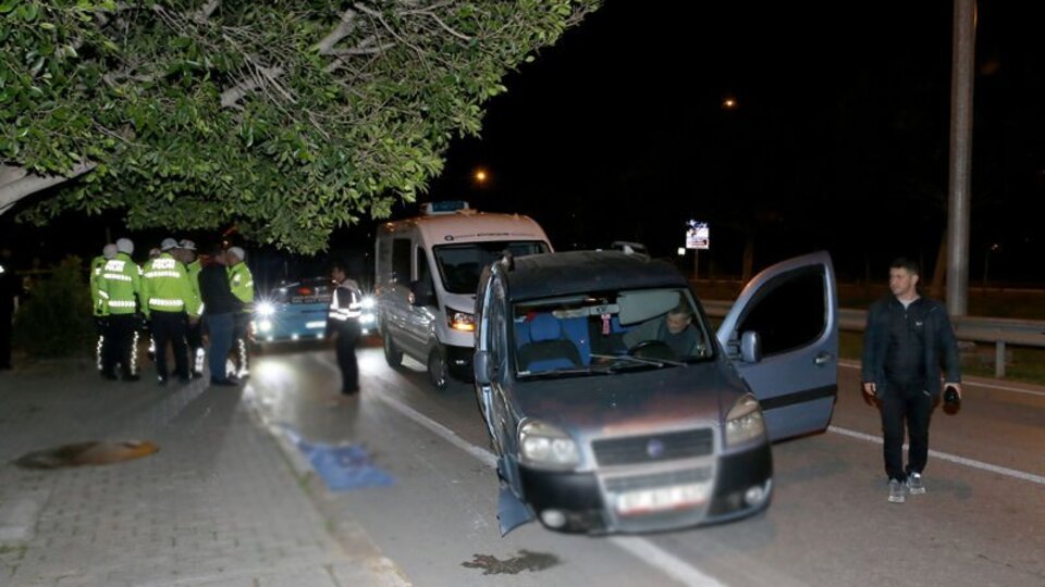 Antalya'da trafik kazasında genç kız öldü