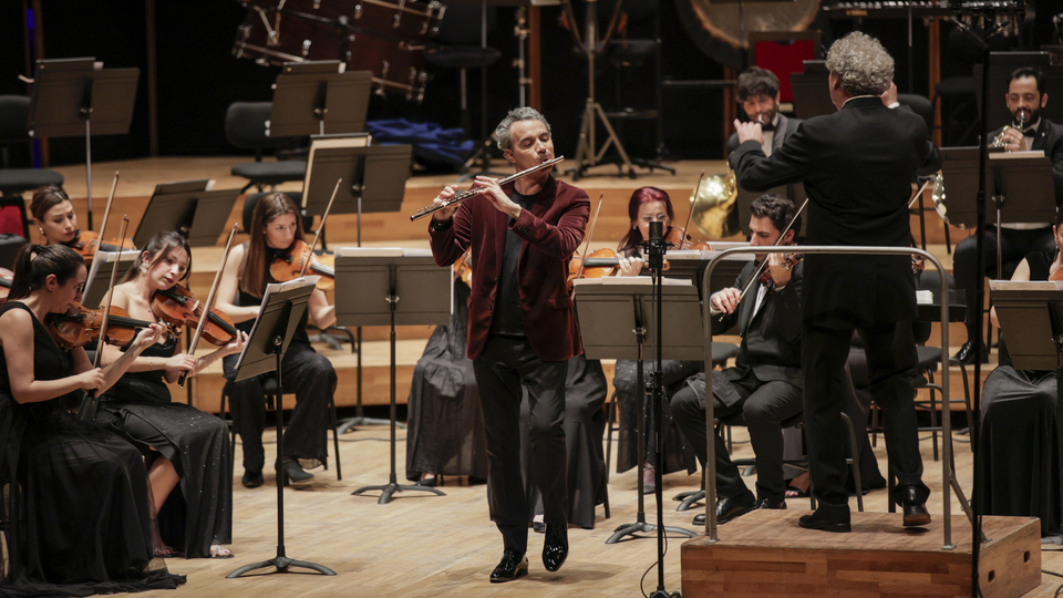 İzmir'de unutulmaz müzik akşamı