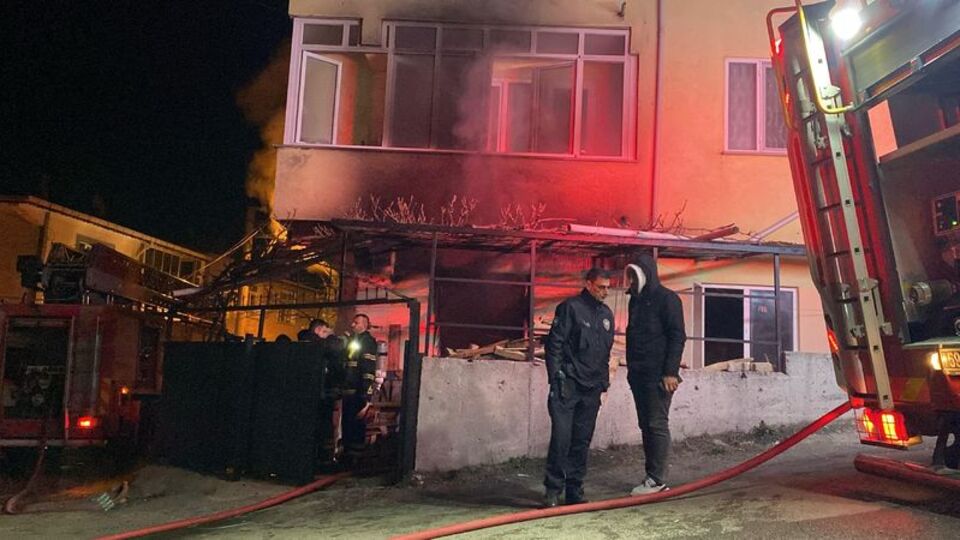 Çorlu'da 4 kişi dumandan etkilendi