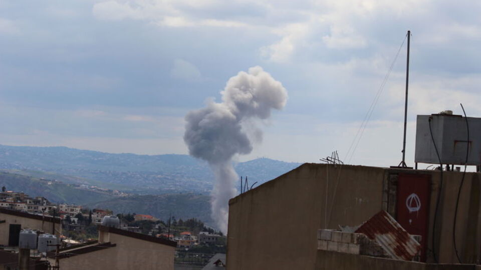 İsrail Lübnan'a saldırdı