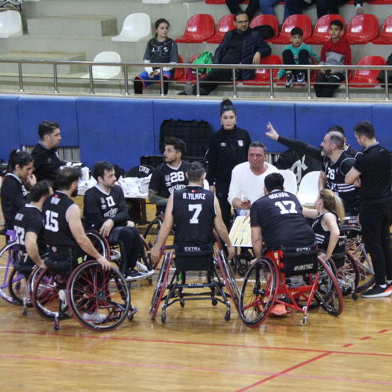 Tekerlekli sandalyede Beşiktaş, derbide galip!