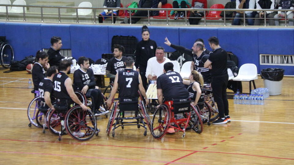 Tekerlekli sandalyede Beşiktaş, derbide galip!