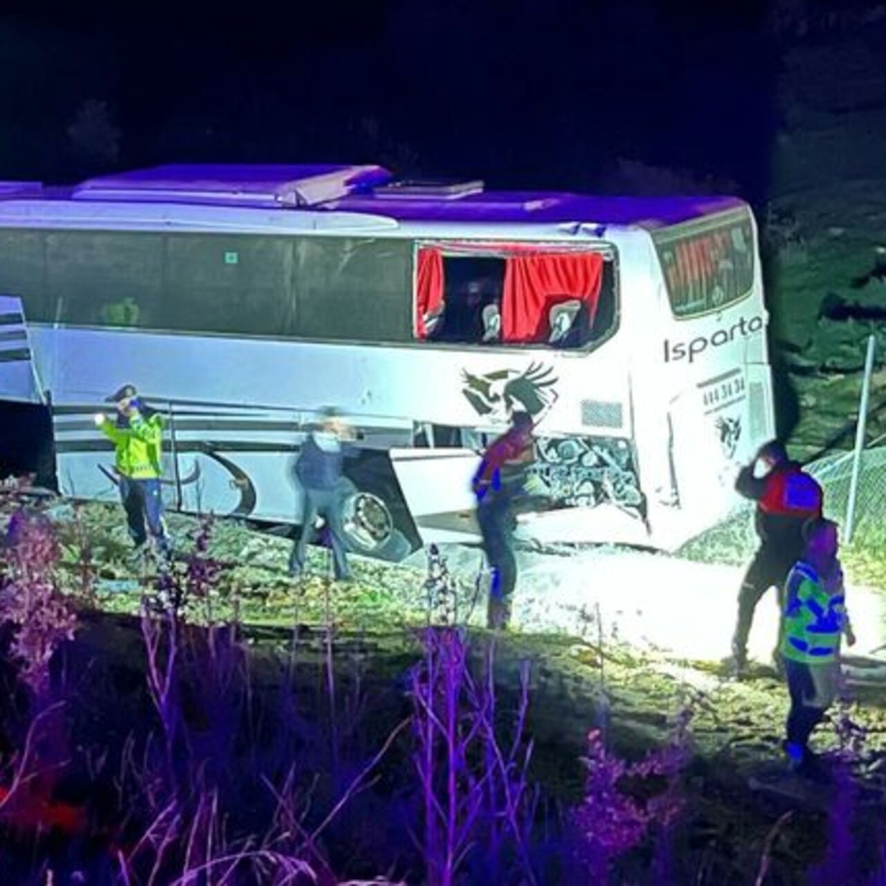 Feci ölüm! Camdan dışarı fırladı!
