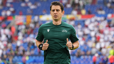 Halil Umut Meler maçı yarıda bıraktı!