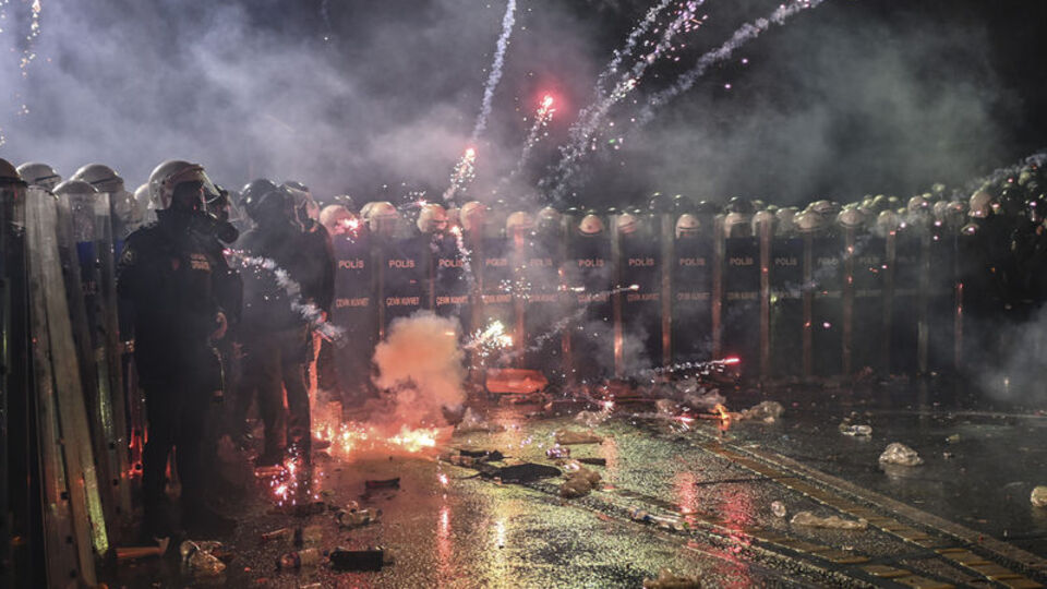 İstanbul'da 71 şüpheli gözaltında