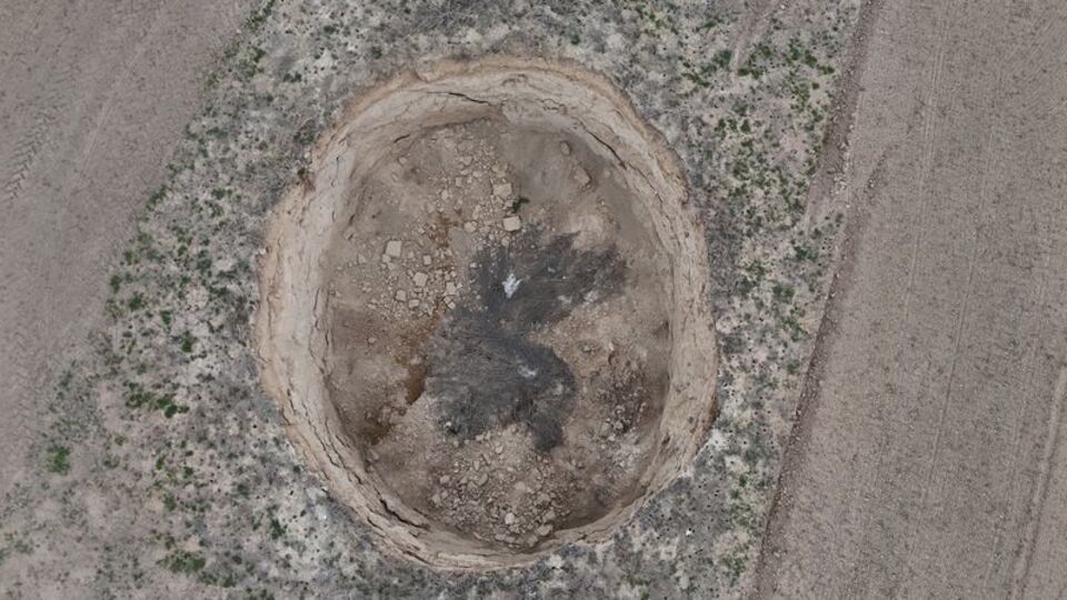 Konya'da obruk çöktü!