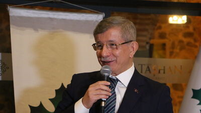 "Başbakanlıktan ayrılma sebebim yolsuzluk ile mücadeledir"